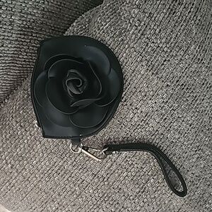 Rose 3d pattern wristlet